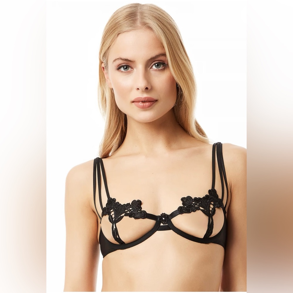 Forever 21 34 B Black Strappy Bra